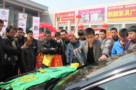 参选选手沉着应战