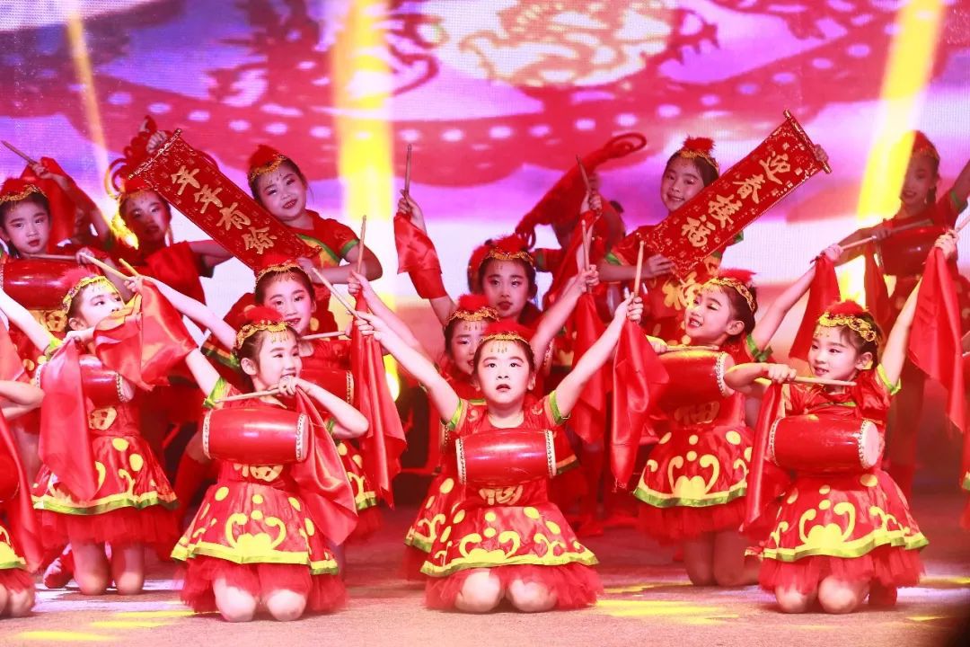 http://mmbiz.qpic.cn/mmbiz_jpg/vGztyNIKP5lcydIdEszYzRoVQay3yfAHib3rWnAqyU9mTiaQ0wiaZoM1RVj0XFE5A89icZtGZVLDl4aicjFjwBSS5Fw/640?wx_fmt=jpeg&wxfrom=5&wx_lazy=1
