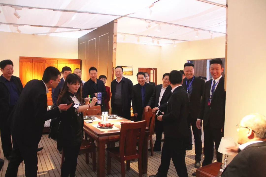 https://mmbiz.qpic.cn/mmbiz_jpg/vGztyNIKP5mXoUFApdg3wSJ9eavwxdEJF7iawl7uooTc5UtSyQbbY9J3DIXIDsw8Z5HvsiaNjo9ib0FK0Xtc8WejA/640?wx_fmt=jpeg&wxfrom=5&wx_lazy=1