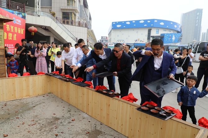 https://mmbiz.qpic.cn/mmbiz_png/ouuAJaB4D0whK2UMzWBMPn1boh4j8QAKXRCeAEAn12btjdGVY3nzTic5PicXzp3CbX0KiaEz4Eyee2xoOSJYqc9tA/640?wx_fmt=png&wxfrom=5&wx_lazy=1